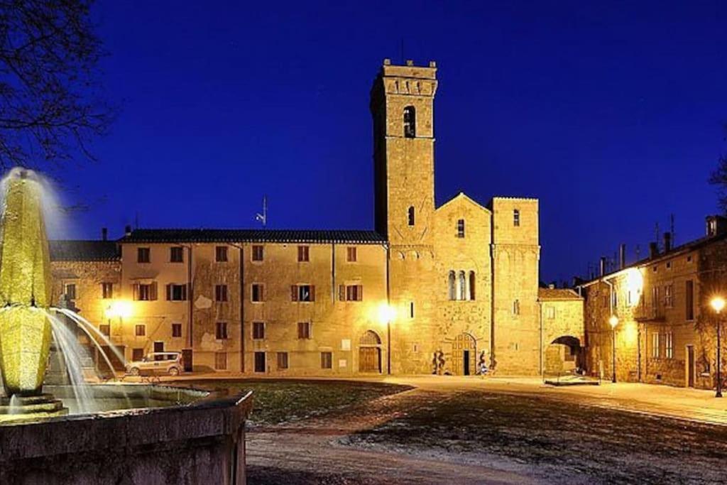 Casa Del Castorino Apartment Abbadia San Salvator Bagian luar foto